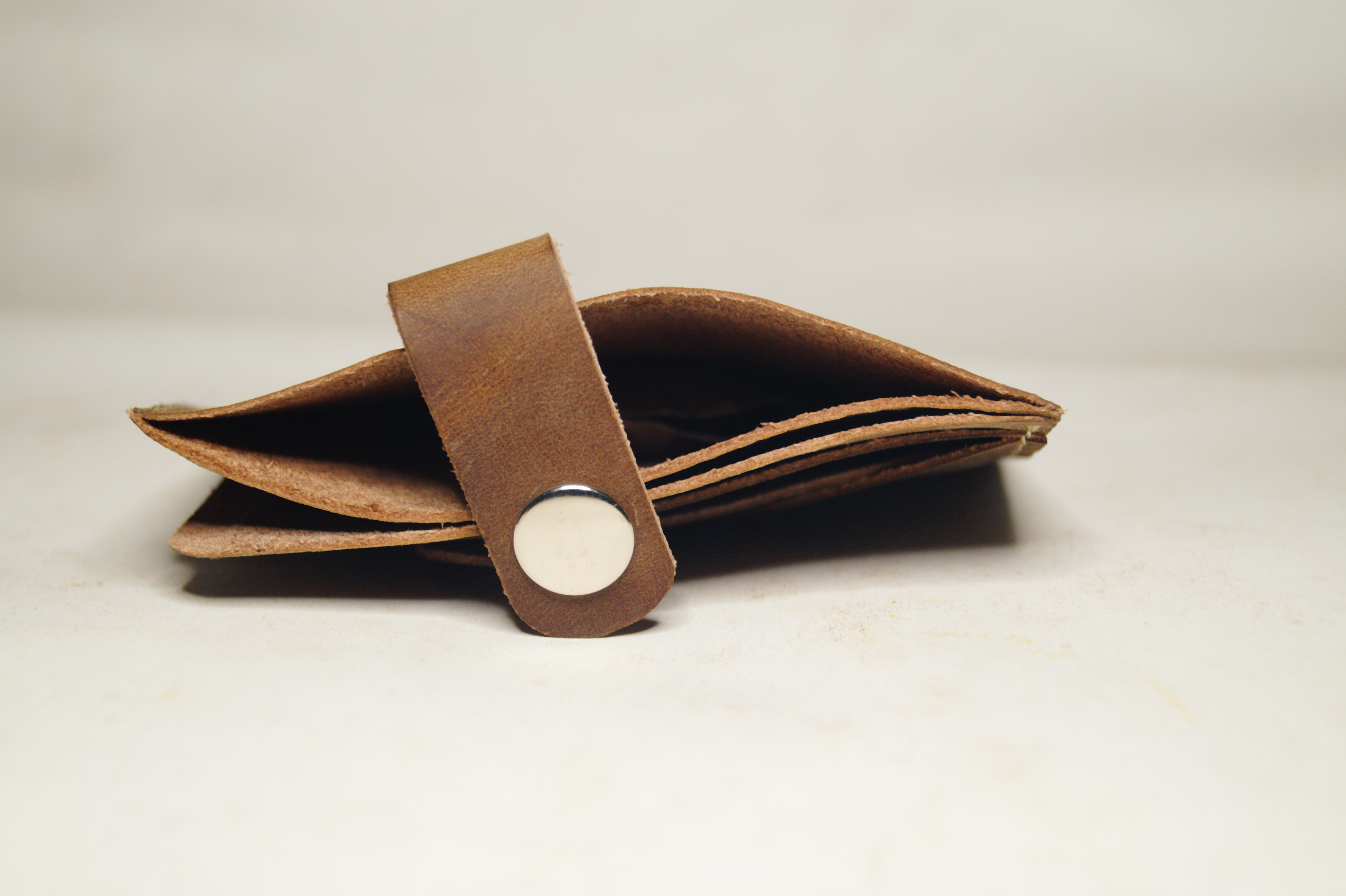 Vhaan's Heritage Oil Pulled Up Leather Card Holder - RAW shade