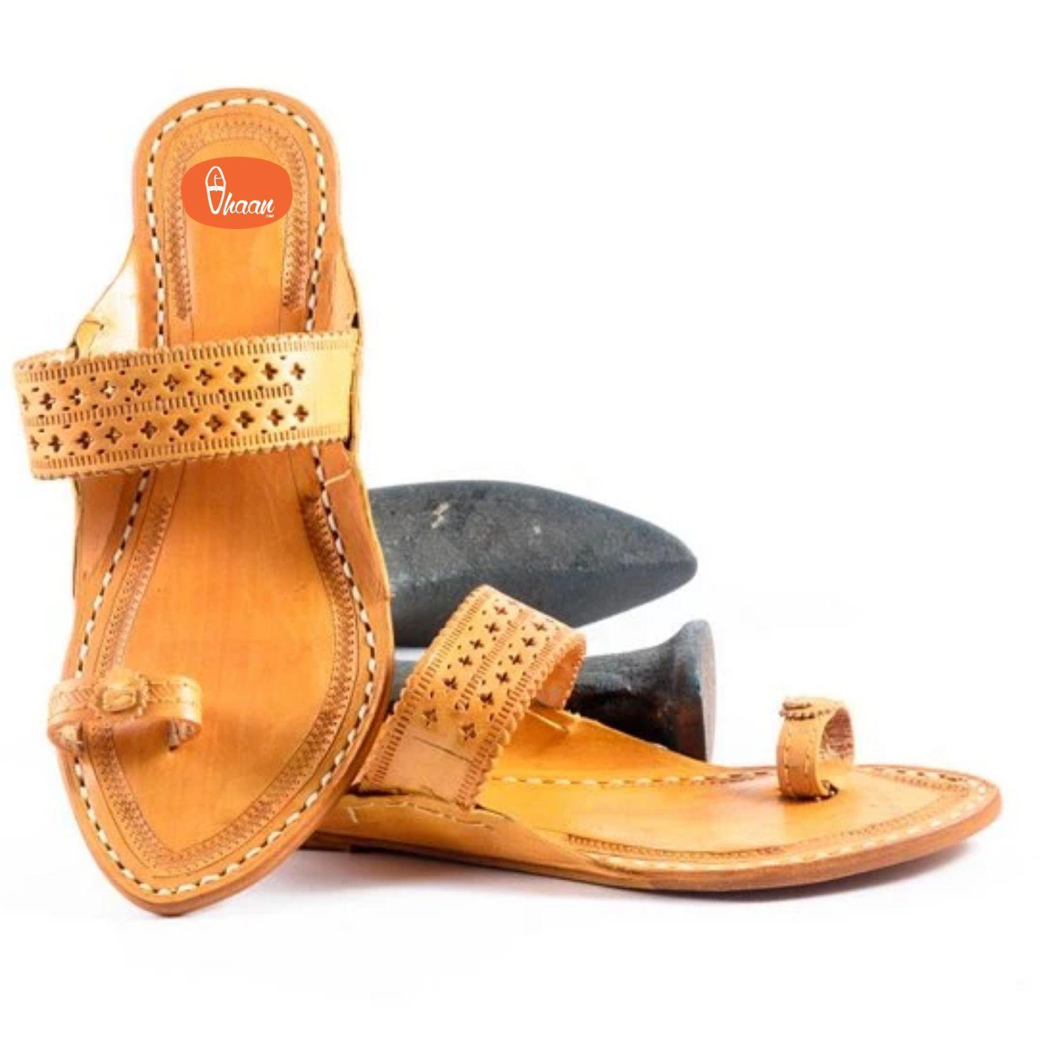 Ladies Kolhapuri chappal without wadi