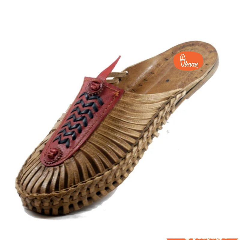 Women's kolhapuri slip-on shoes - Red
