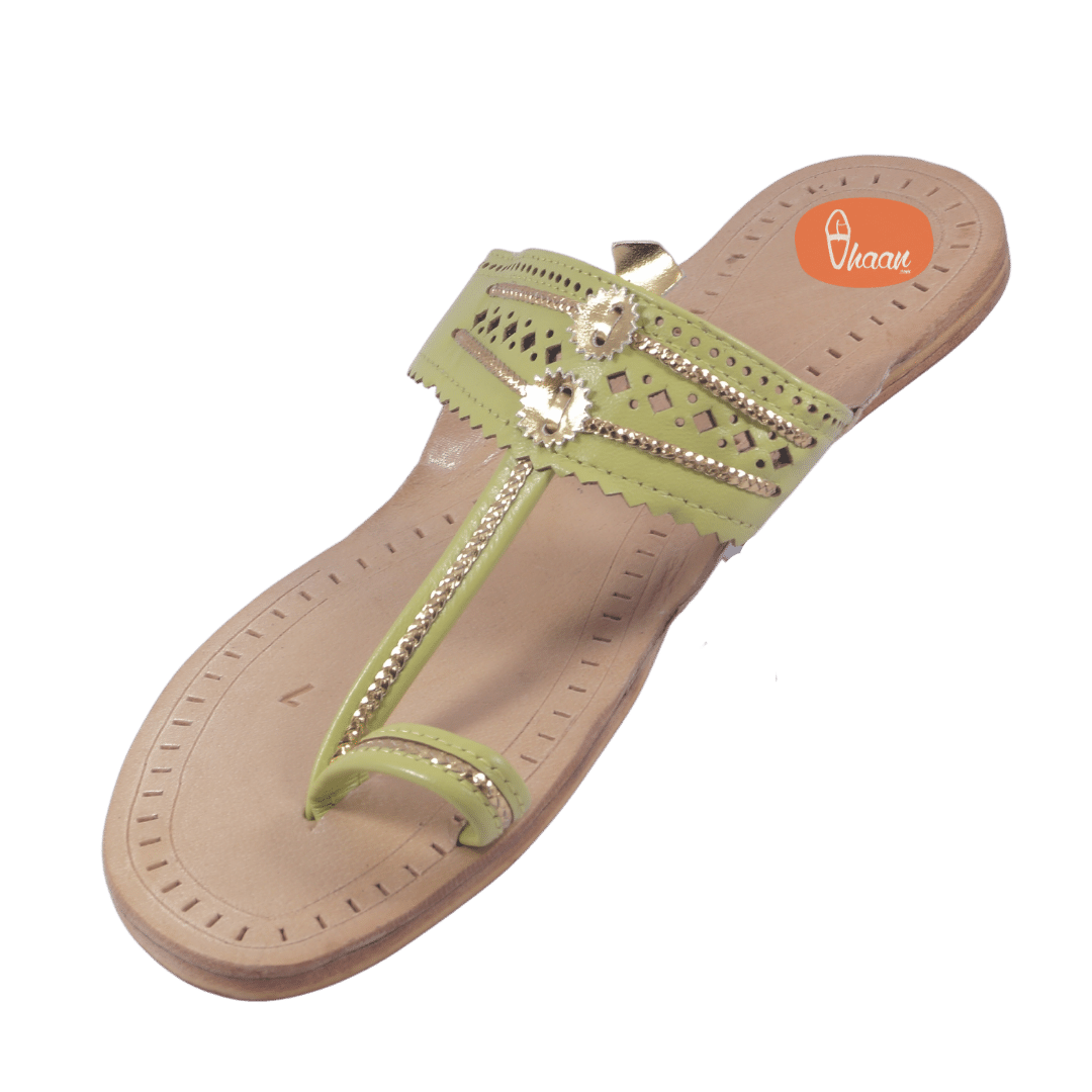 Beautiful Traditional Kolhapuri Chappal| Kolhapuri Chappal Women/Ladies|  Toe Ring Slippers| 2023| | Fashionista shoes, Casual shoes women, Footwear  design women